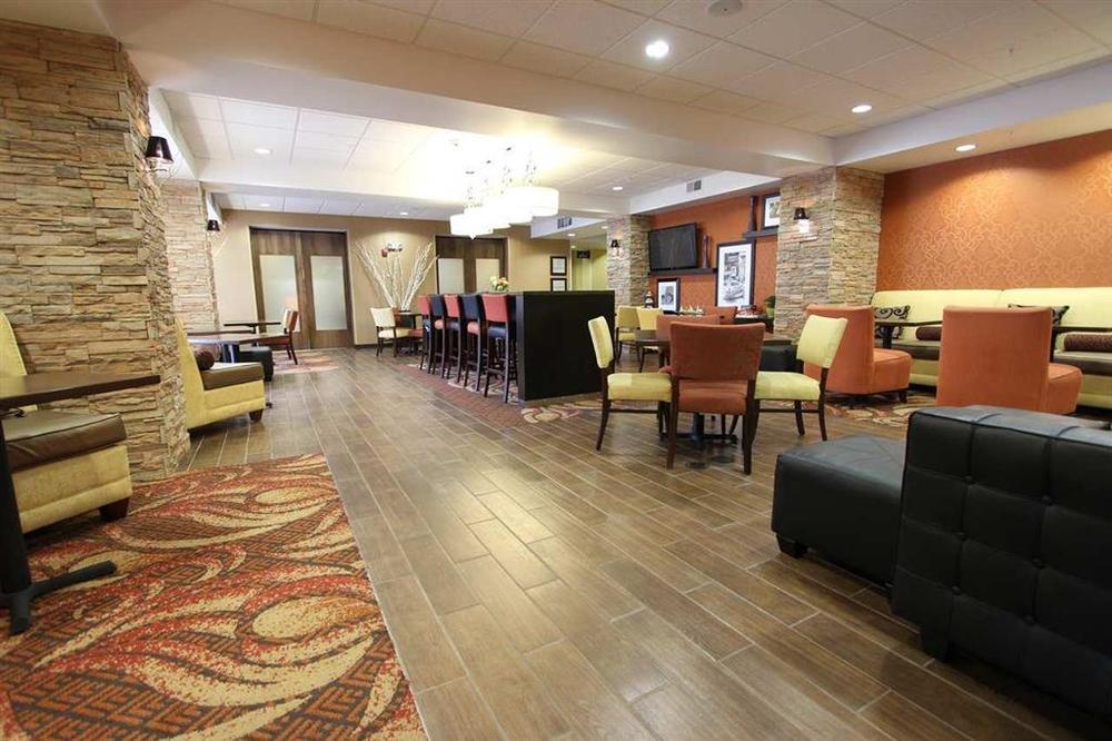 Hampton Inn Clinton Exterior photo