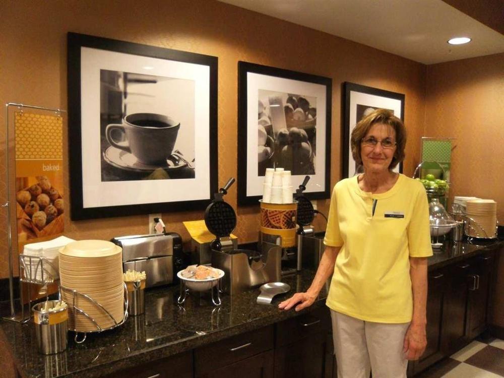 Hampton Inn Clinton Restaurant photo