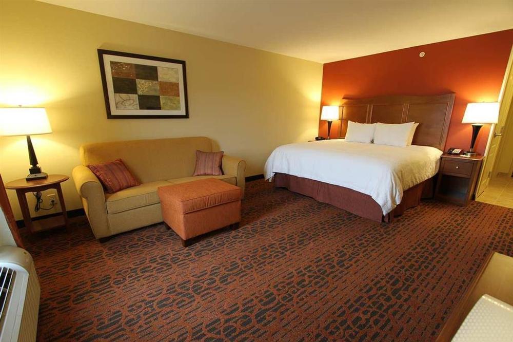 Hampton Inn Clinton Room photo
