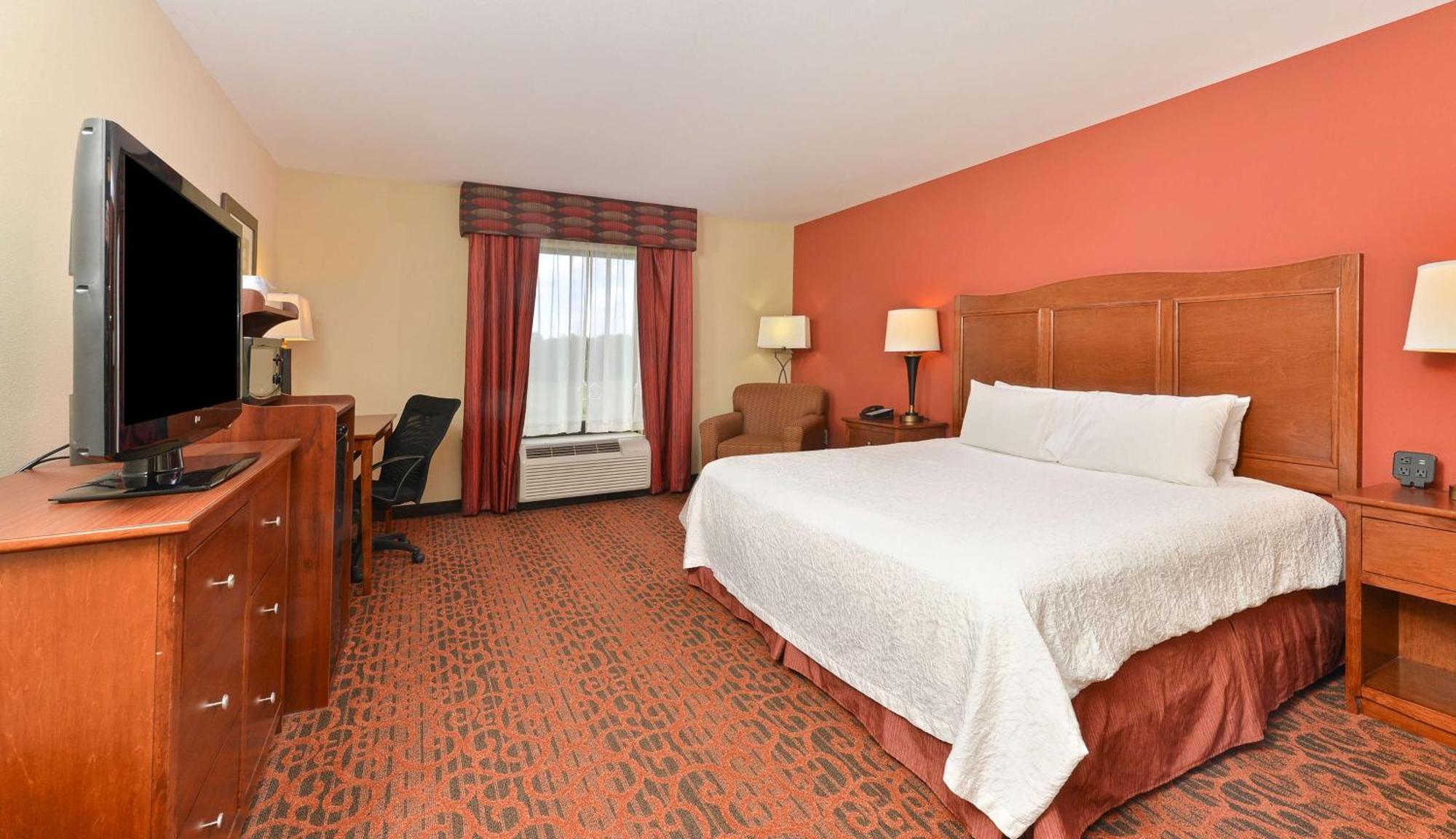 Hampton Inn Clinton Exterior photo