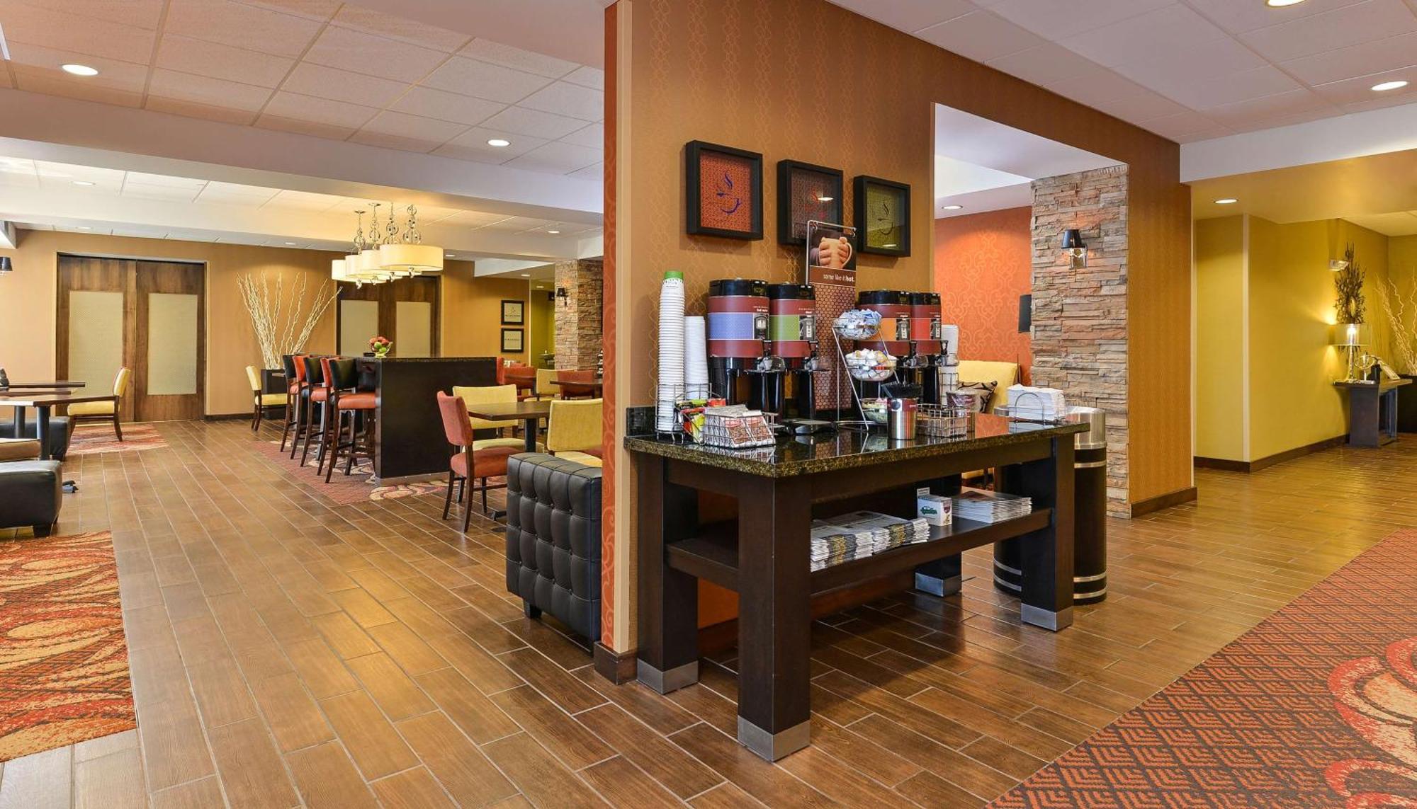 Hampton Inn Clinton Exterior photo