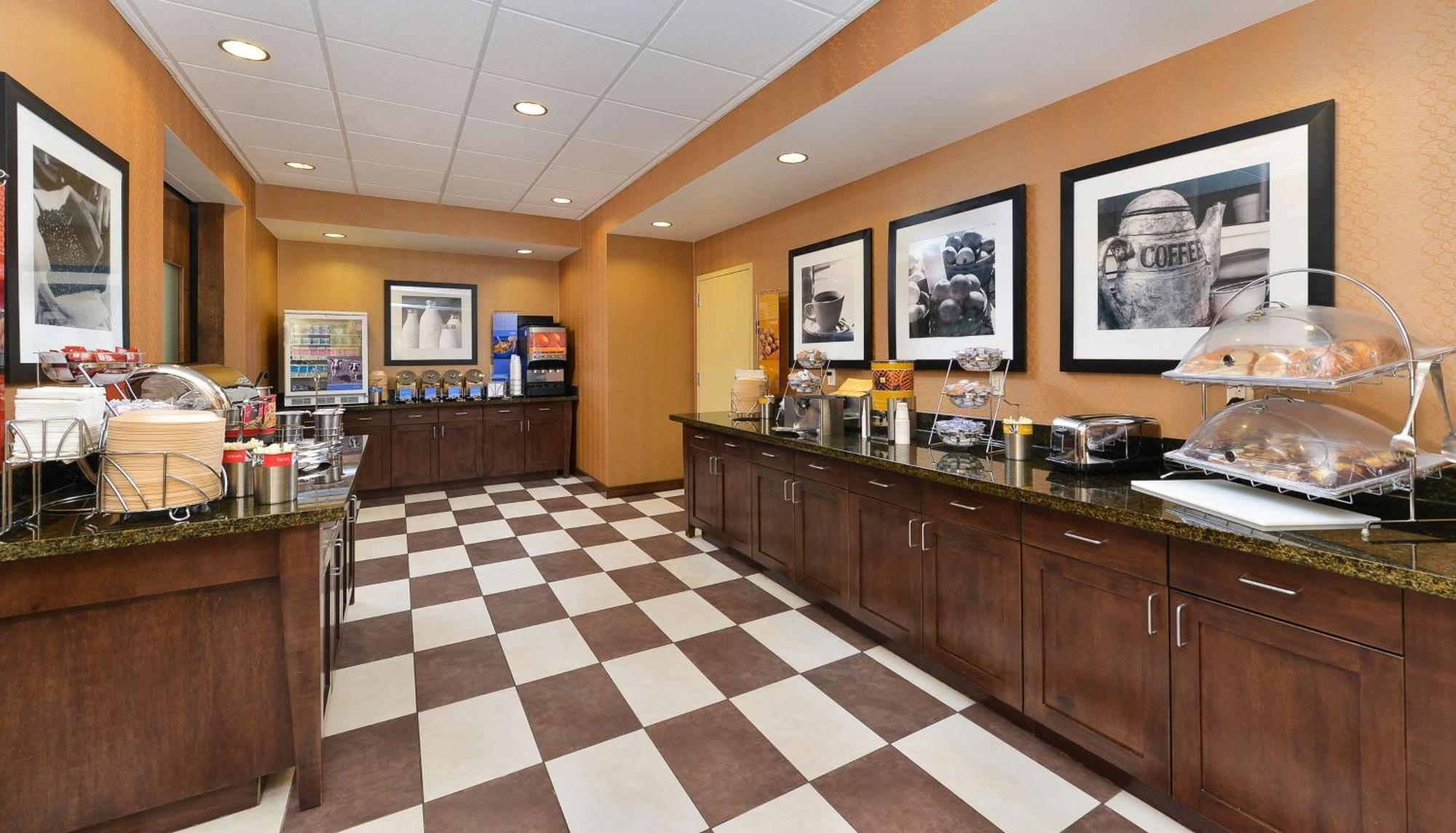 Hampton Inn Clinton Exterior photo