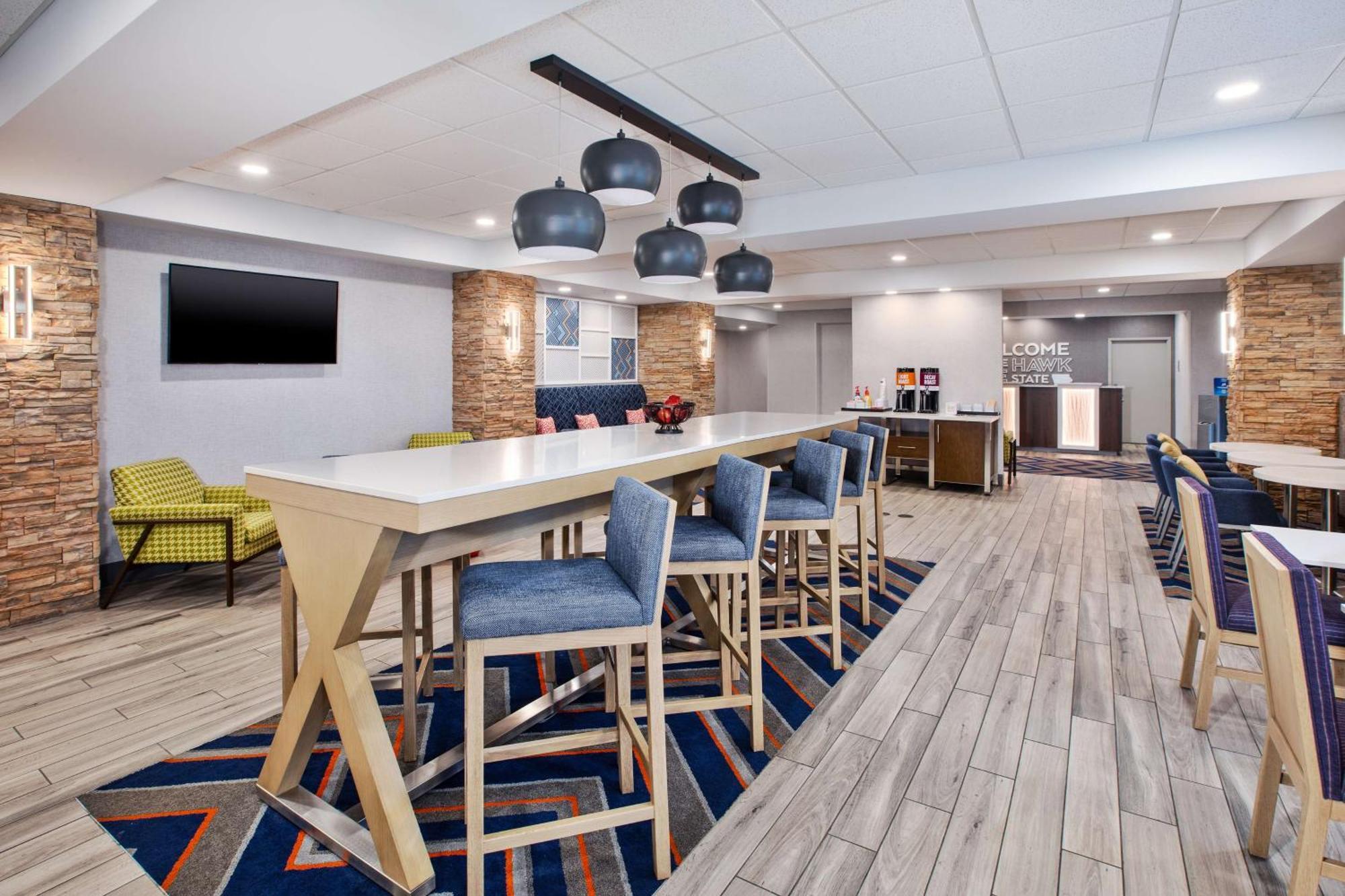 Hampton Inn Clinton Exterior photo