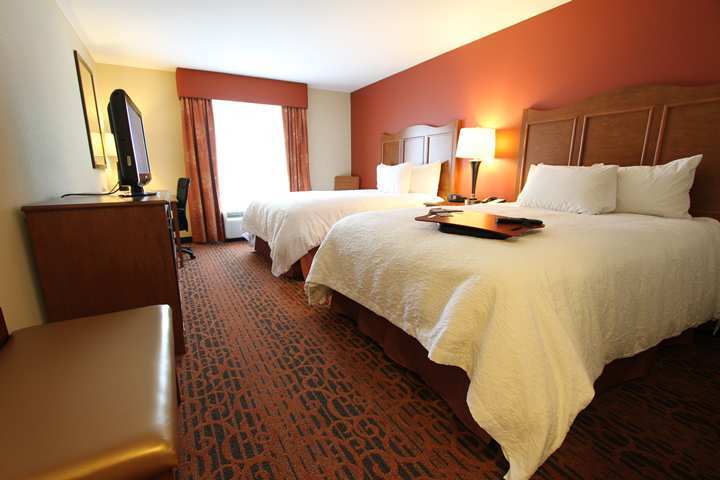 Hampton Inn Clinton Exterior photo