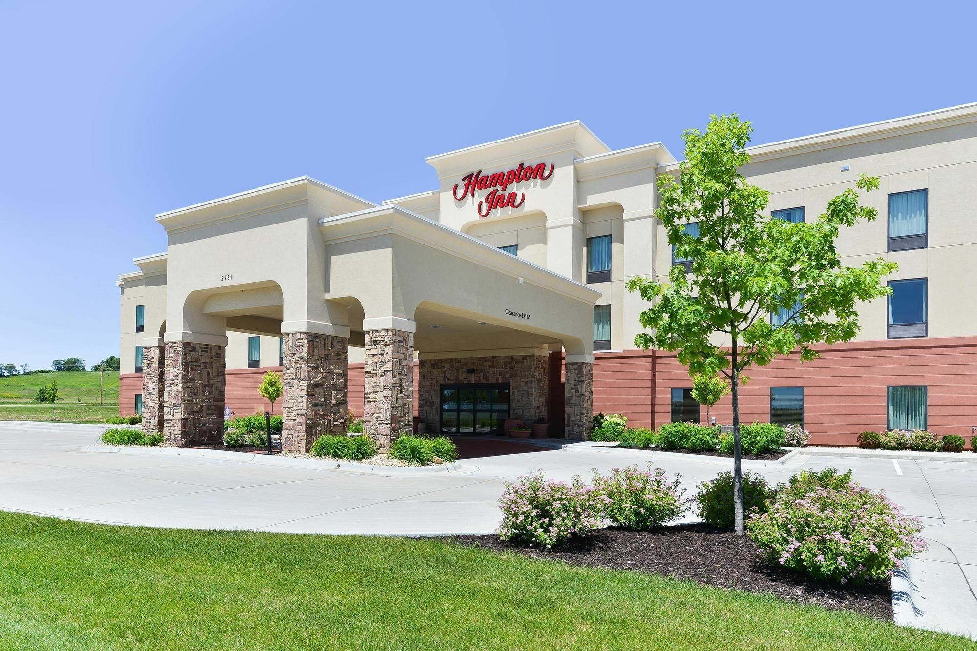 Hampton Inn Clinton Exterior photo