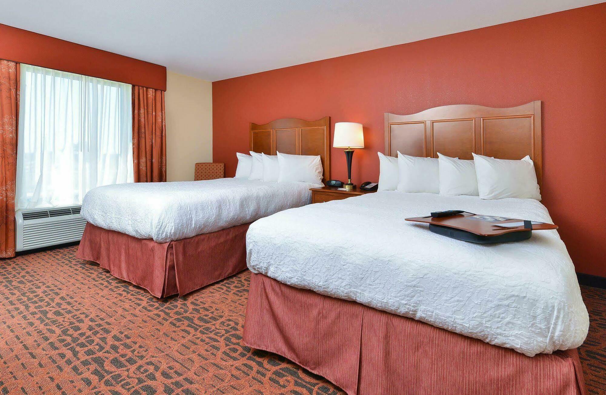 Hampton Inn Clinton Exterior photo
